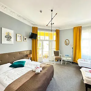 Expolis - Center Mtp Targi - 24h #betterthanyourex 3*, Poznań Lengyelország