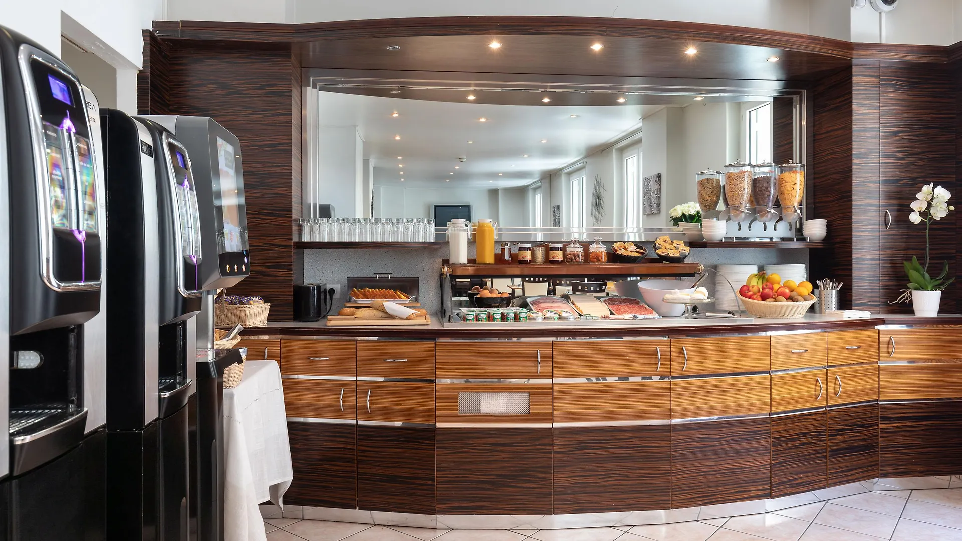 Hotel Byakko Nizza 3*,